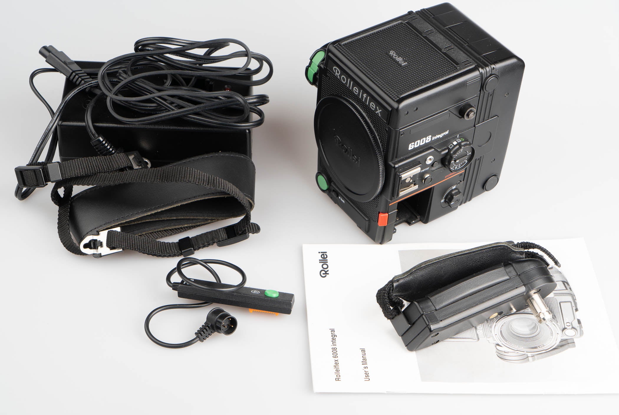 Rolleiflex 6008 integral medium format kit with WLF, 6x6 film back, ch