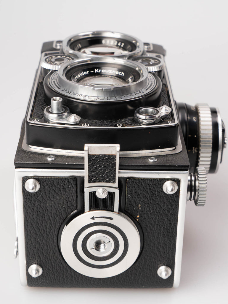 Rolleiflex 3.5E type 2 TLR with Schneider taking lens, leather case an