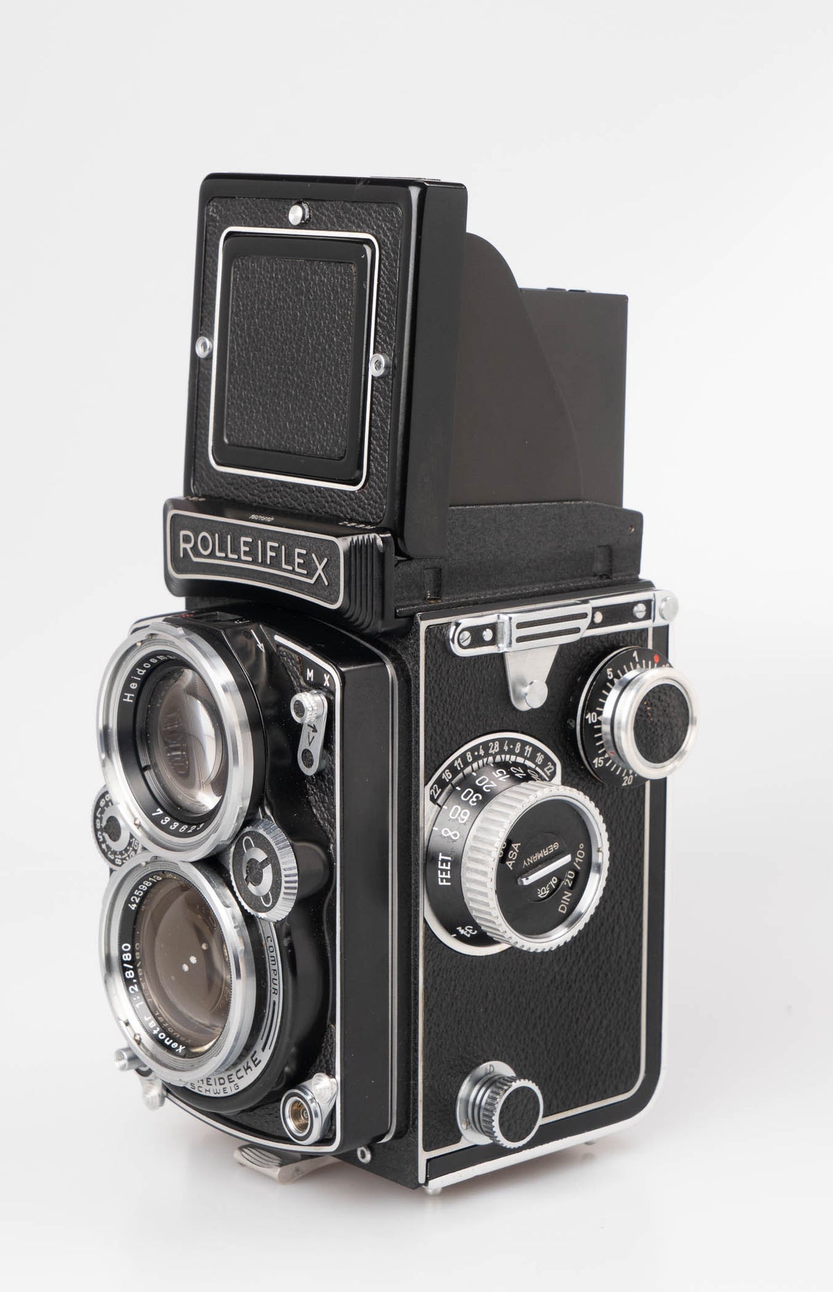 Rolleiflex 2.8D TLR with f/2.8 Schneider taking lens (Beautiful but wi